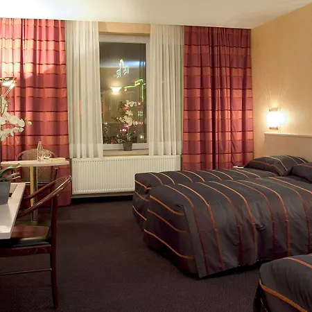 Hotel Leo Station, Villa et Annexes Bastogne Extérieur photo