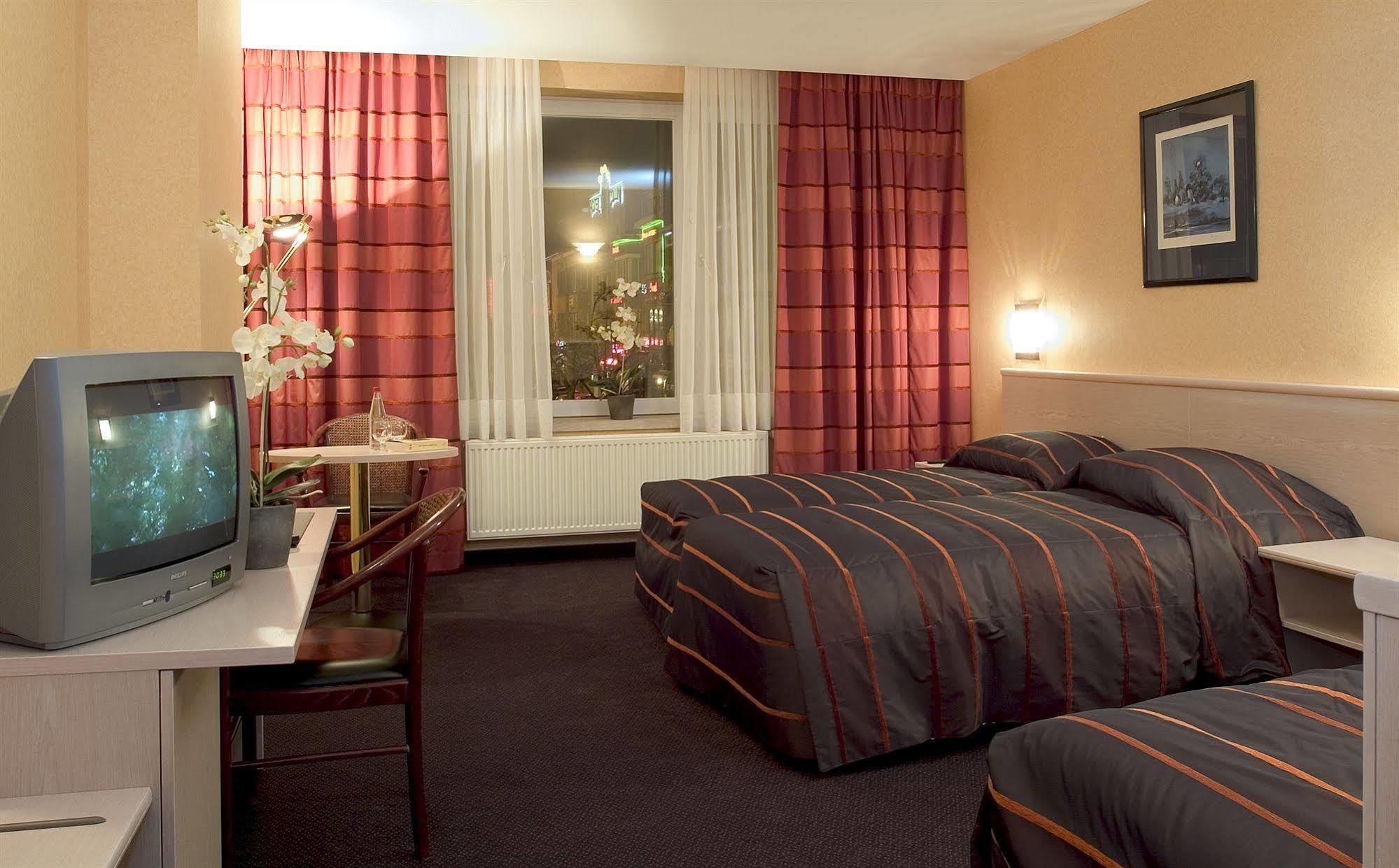 Hotel Leo Station, Et Annexes