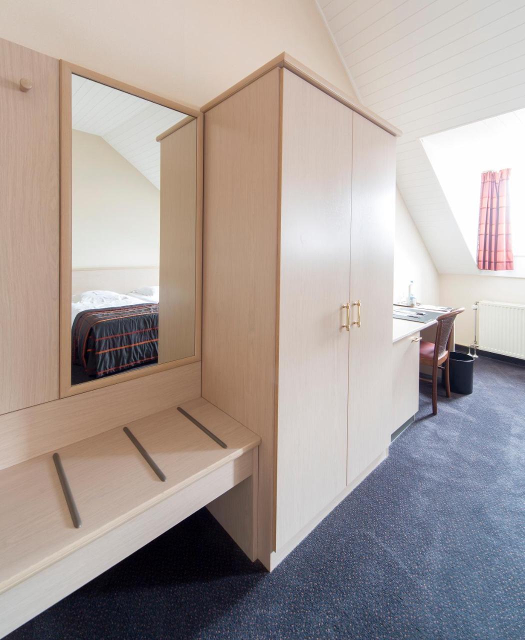Leo Station, Et Annexes Hotel Bastogne